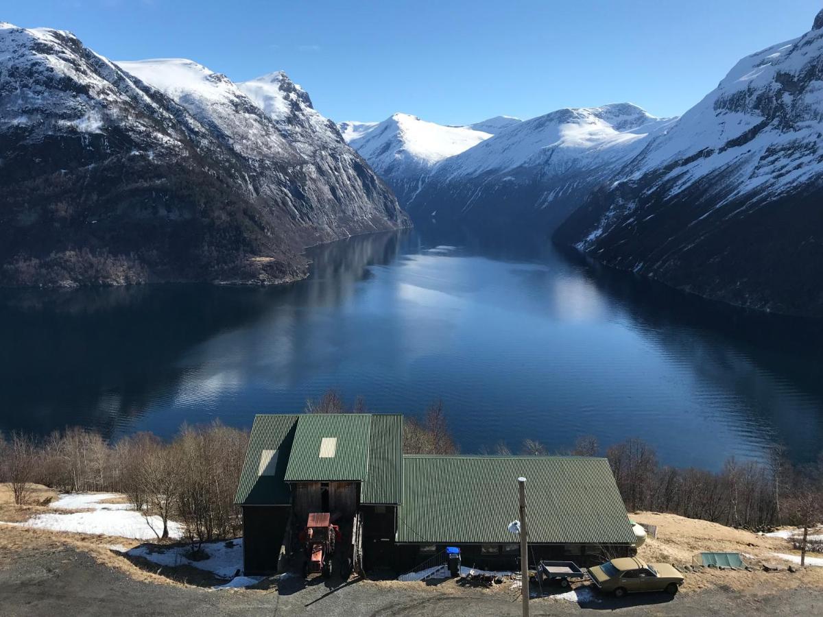 Hellesylt Hostel And Motel Exterior photo